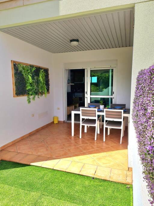 Homely Apt In Modern Building With Pool San Miguel de Abona Extérieur photo
